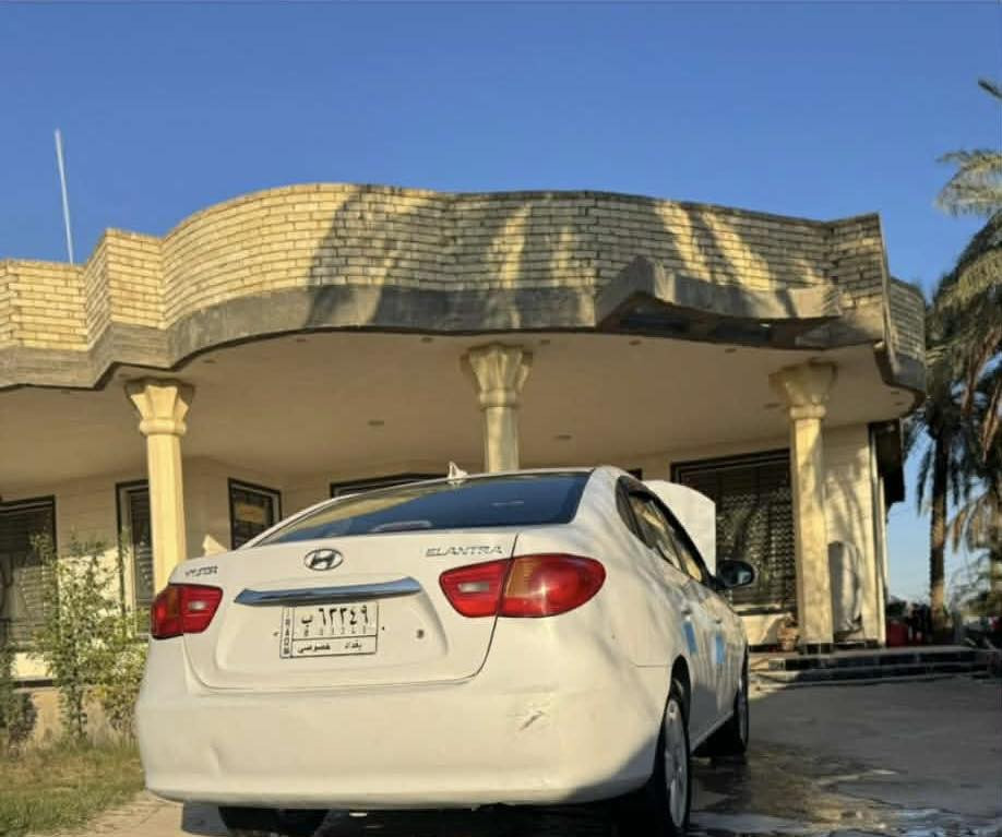 السلام  عليكم
النترا 2011 فول مواصفات
 خليجي محرك2000
رقم بغداد  
كير ومكينه وصدر مكفولات 
بيه صبغ 3 قطع جاملغات اماميه وبنيد 
سعر98وبيه مجال
مكاني بابل جبله 
رقم ***********
ماموجود بل خاص فقط اتصال
