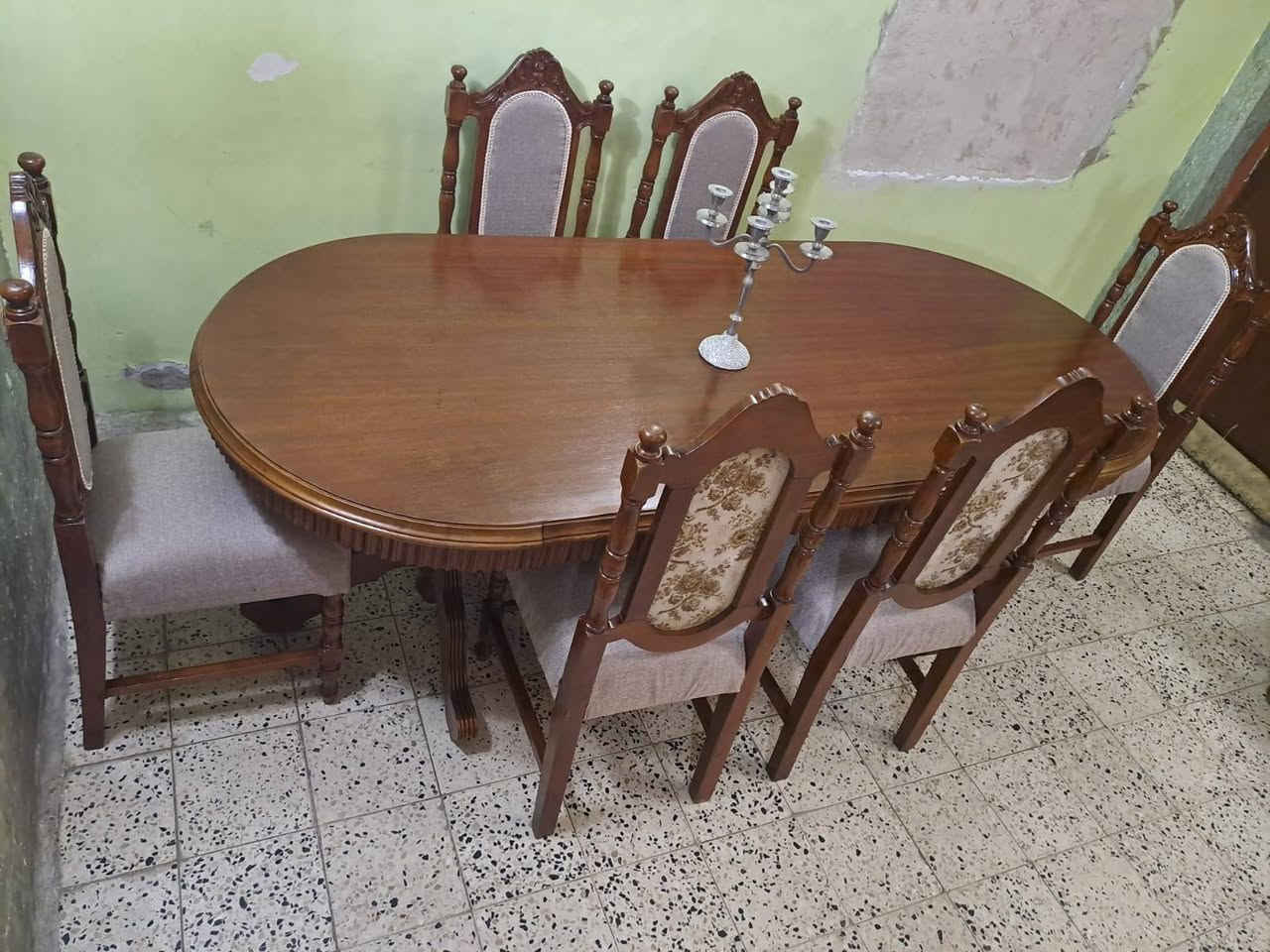 ميز طعام ٦ كراسي خشب صاج بورمي شغل عراقي المكان بغداد الاتصال  ***********
