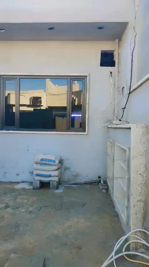 بيت للبيع 200متر طابق واحد جاهز زراعي قرار 25 خدمات كاملة ماء وكهرباء وتبليط منطقة حلوه ومرتبه حي الملايين يرهم نقد ويرهم معارض في بيت في حي العبور البيت شبه كامل نقص ارضيات ولبخ جص للاستفسار الاتصال على الرقم التالي ***********
