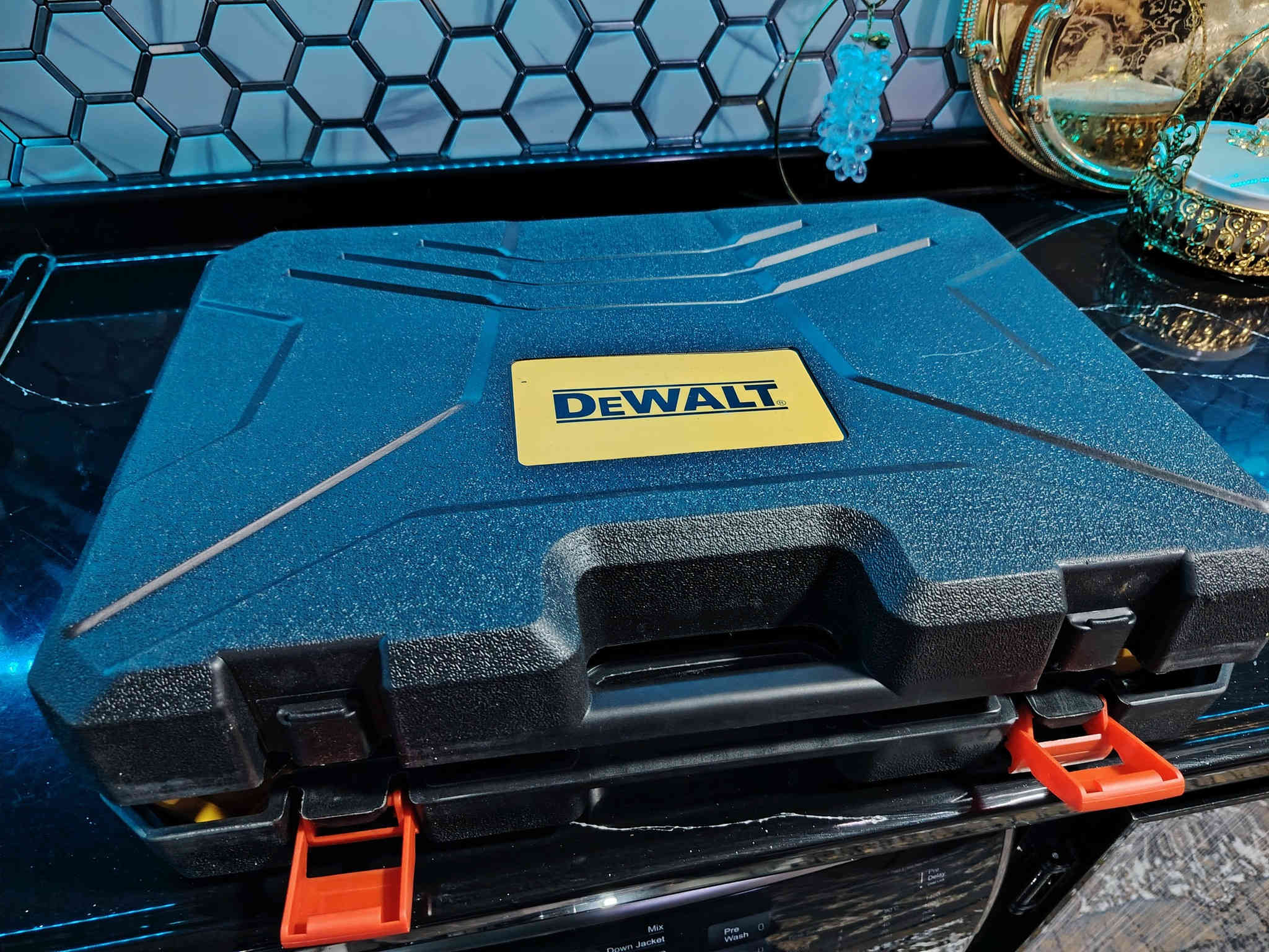 سلام عليكم دريل شحن او دريل لقمه او كوسره ١٢٥ حجم شاحنه سوبر جارج ٧٥ وتوصيل مجاني وذا انتا تجي تأخذه ٣ تقص من السعر كركوك *********** واحد اذار بطارية ٢٠٢٥موديل
