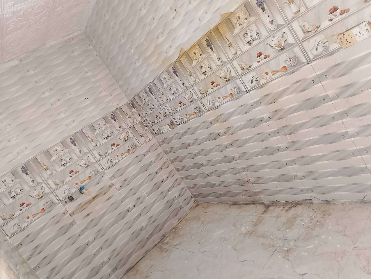 بيت 100 متر . طويريج . الجمعيه.  السعر 45 . كافه الخدمات ***********
***********
