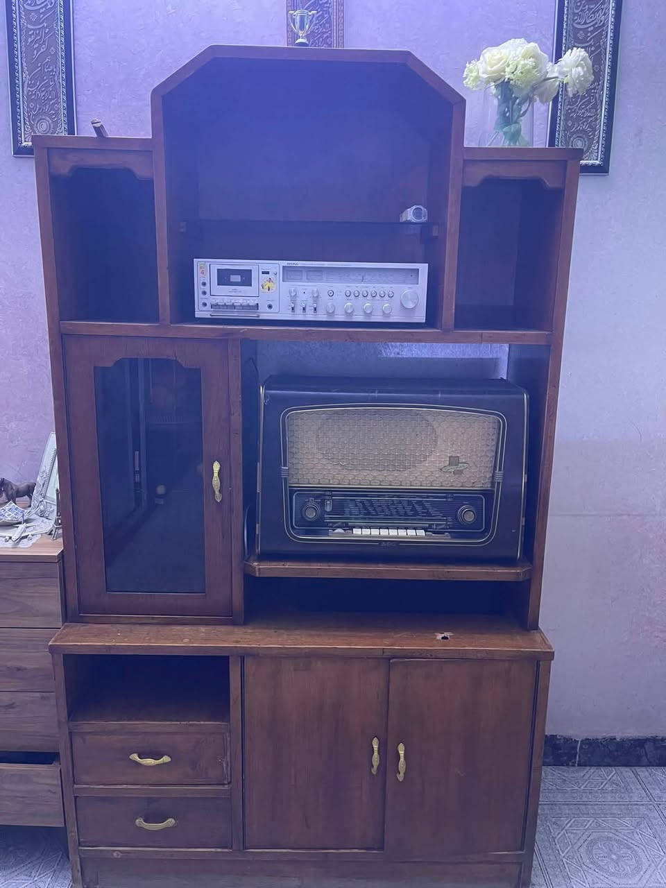 سلام عليكم للبيع معرض ارتفاع 197 عرض115 صاج نضافه عاليه بس ضرر موبض بصور مع رايزنك نضيف ومكفول من كلشي ورادو لنبات حجم كبير شغال والرايزنك شغال للبيع ابيعهم سوا السعر 250 الف الكل ***********
