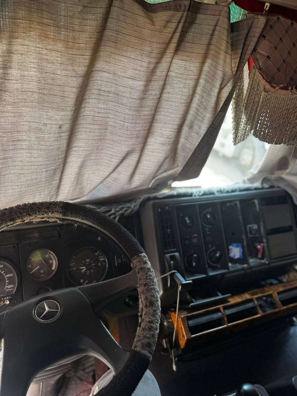السلام عليكم كرواتي موديل 91 محرك 48 گير كهربائي قماره بلاديه شاصي بدون صبغ عربانه خمسة محاور تخم تاير مكفوله من كل عيب  سعر  270  بيها مجال مكان السياره رمادي حاليا تشتغل على الاردن للاستفسار  ***********
