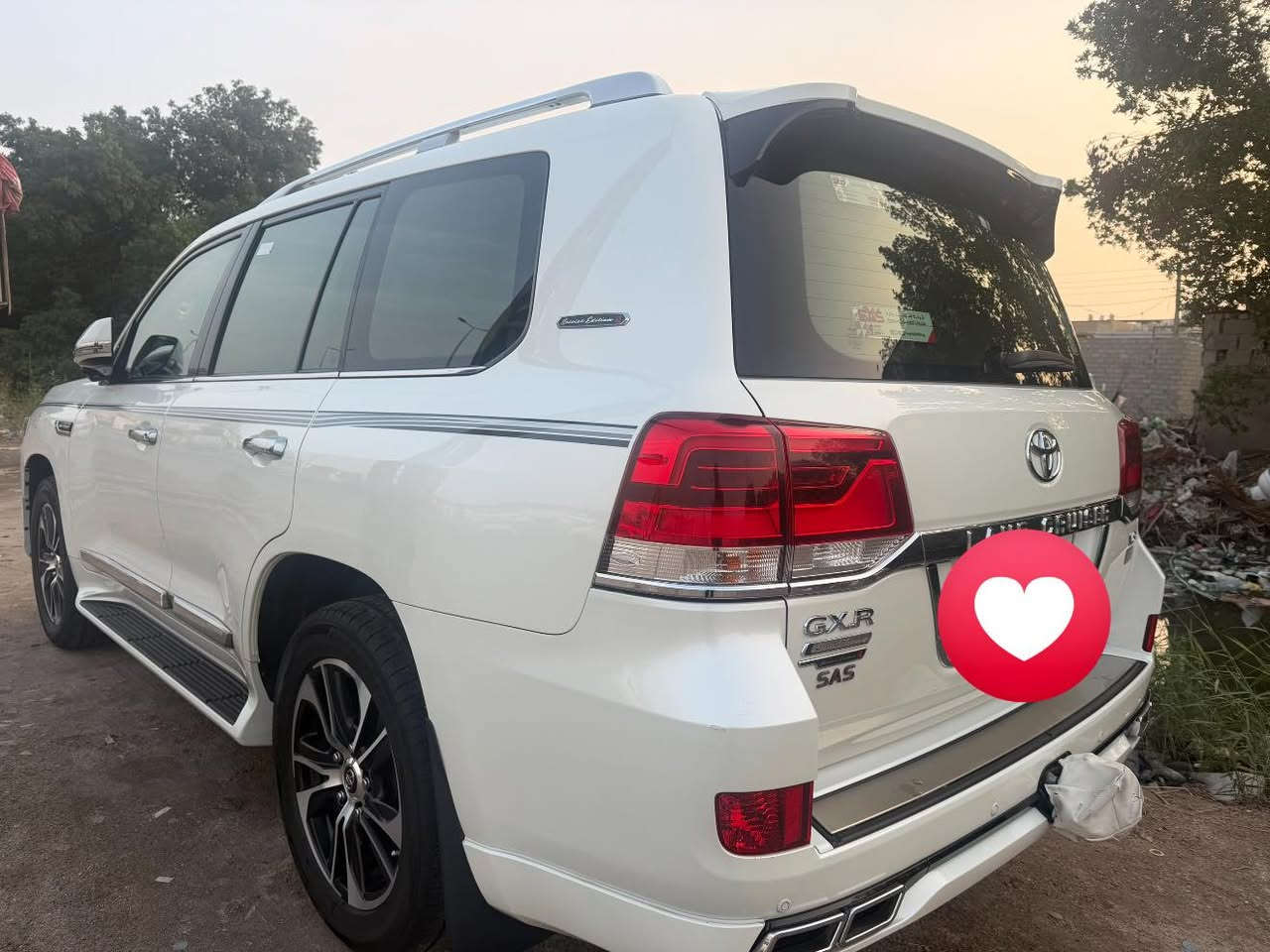 السلام عليكم للبيع لاندكروز موديل2021تكمه وسنويه ساز  باب الأول رقم بغداد ابسمي تحويل ثاني يوم. مكفول كفالة عامه. مغلفة نانو 
فول موصفات 1/1
بصمه تشغيل 
بصمه أبواب لمس (الابواب الامامية هوليكرام ) 
تشغيل عن بعد 
فتحه سلايت
كشنات ثنين كهرباء 
كشنات جلد 
8ايرباك 
زراكات 
مري شفط 
شاشات خلفيه 
مطفايه حريق 
جنطه شفط 
سبعه راكب 
ثلاث قطع تبريد 
محرك 8اسلندر 
حساس امامي 
حساس خلفي 
سبير منازل 
وباقي موصفات ساز معروفه 
ماشيه 63 الف حقيقي  
الاستفسار اتصل على الرقم ***********
مكان البصره الطويسة 
السعر 625 ورقة
