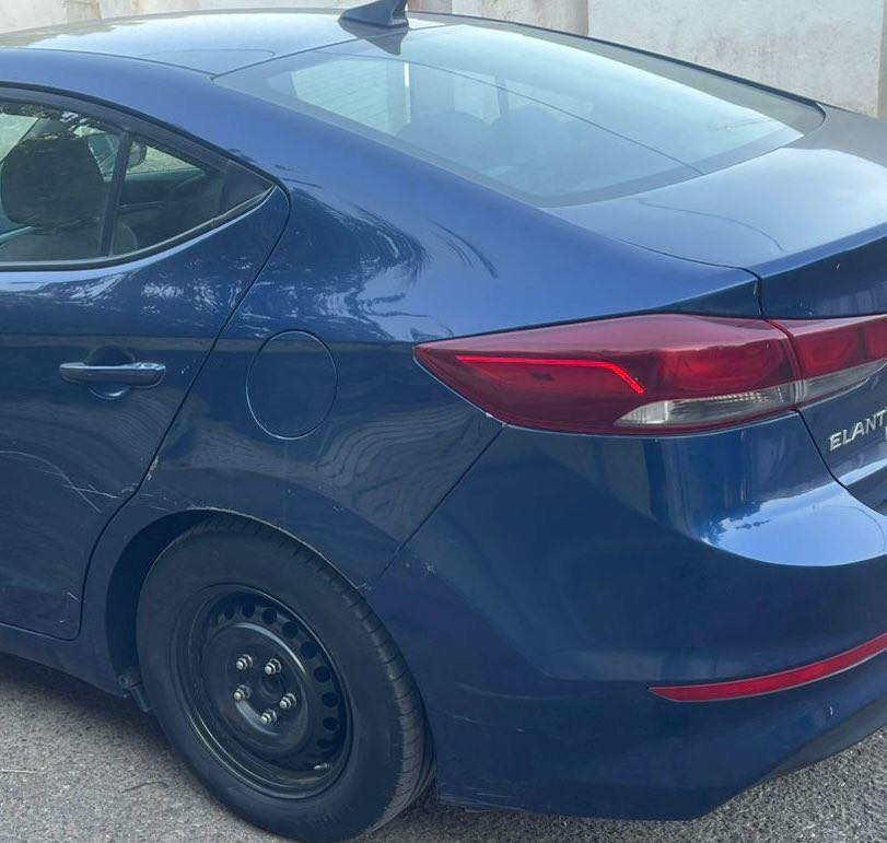 السلام عليكم النترا ٢٠١٧ صور الحادث والسونار موجود بالصور بيها٣ حالوبات بالقماره وباب الصدر جارد كير ومكينه كفاله تبريد صدر كهربائيات كلها كفاله رقم اربيل بأسم شركة تحويل او وكاله ماشيه١٢٥ الف رايدها ب١١٥$ مكاني بغداد الدوره  *********** السياره بدون اي نقص
