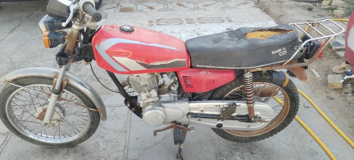 ‎دراجه للبيع اوراق 
***********‎ عمارة, ميسان
