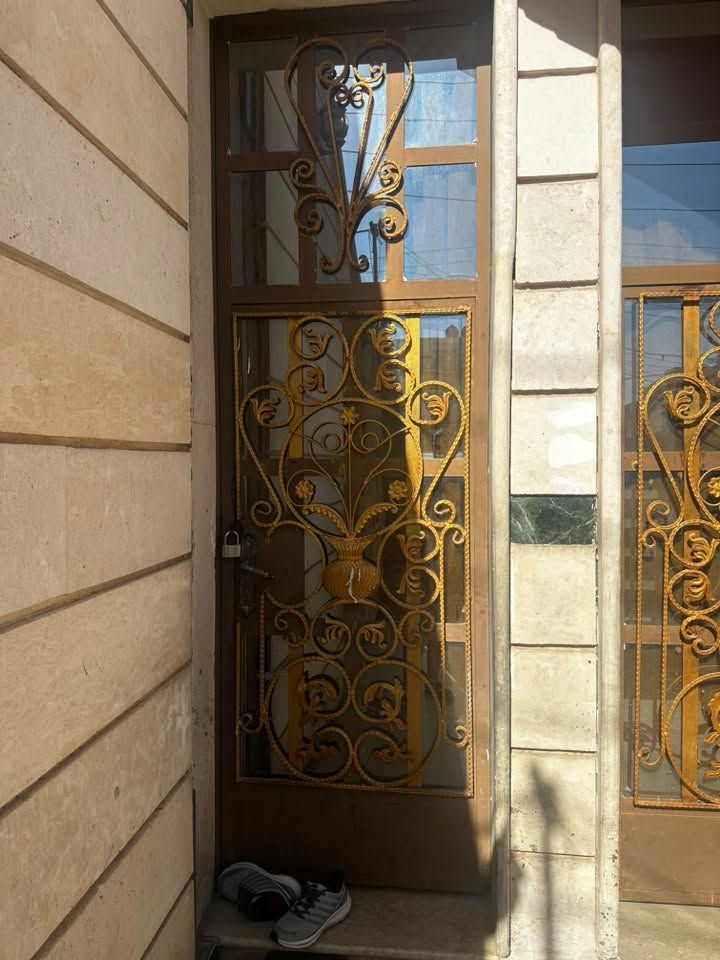 بوب حديد
90*290
120*290
مبرده برفاب نضيفه جدا شغلله 100/100 
للبيع كلهن بسعر 150 الف قفل اليفيدنه يتصل 
***********
البوب حاليآ مفتوحات 
بغداد حي الجهاد
