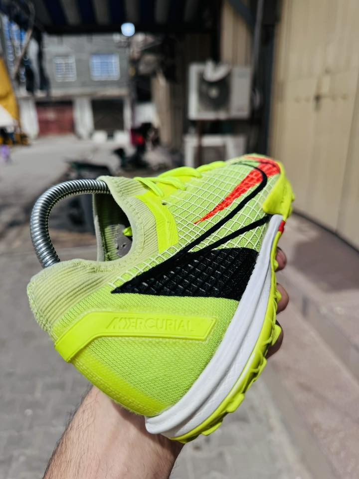 نايك 

باله اصلي نضافه فول 

قياس 42 ونص 

قاعده طبيه 

توصيل متوفر جميع محافضات العراق 

***********
