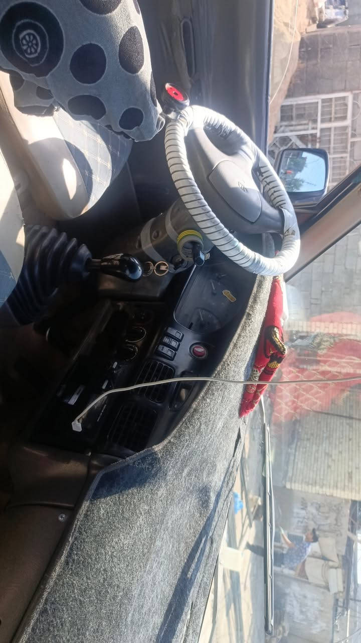 السلام عليكم كيا بريجو للبيع موديل 96 رقم انكليزي تحويل ثاني يوم مكينه و كير و اكسل مكفولات تخم تاير جديد السعر 62 و بيه مجال 
  رقم الهاتف ***********
