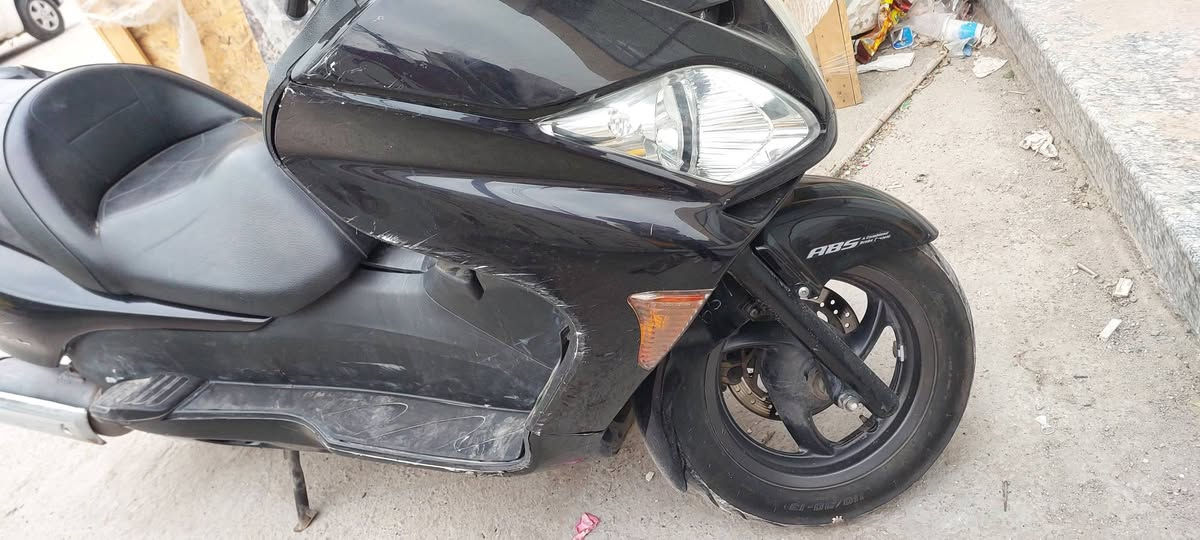 فورزه ٠٨ كير ٦ مكينه ممفتوحه دراجه ما ناقصه شي بس كلج خلفي شويه تعبان اوراق كامله ورقم المزاد موجوده لايتات زنون حماوه متعبر النص تجي تاخذه من باب البيت السعر ٩٥٠ مكاني بغداد حي العامل الرقم ***********
