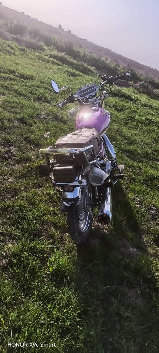 دراجة تايكر البيع نضيف ومكفول كفاكه عامه مكان صويره السعر 625وبيه مجال موديل 2024 وكله شقال ***********
