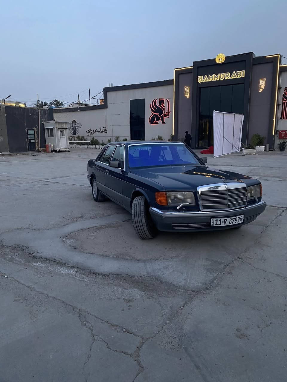 السلام عليكم
مارسدس جامبو للبيع موديل ٨٨

ما بيه اي نقص تبريد شغال مكينه بلادي فتحه سقف شغاله كشنات جلد + كهرباء 

كامره خلفيه مصبوغه حزام بدون حادث قواعد دبل بلاديه السعر ٨٥ وبيه مجال عنوان بغداد 

للاستفسار الاتصال على الرقم التالي 

مهندس حسين ***********
