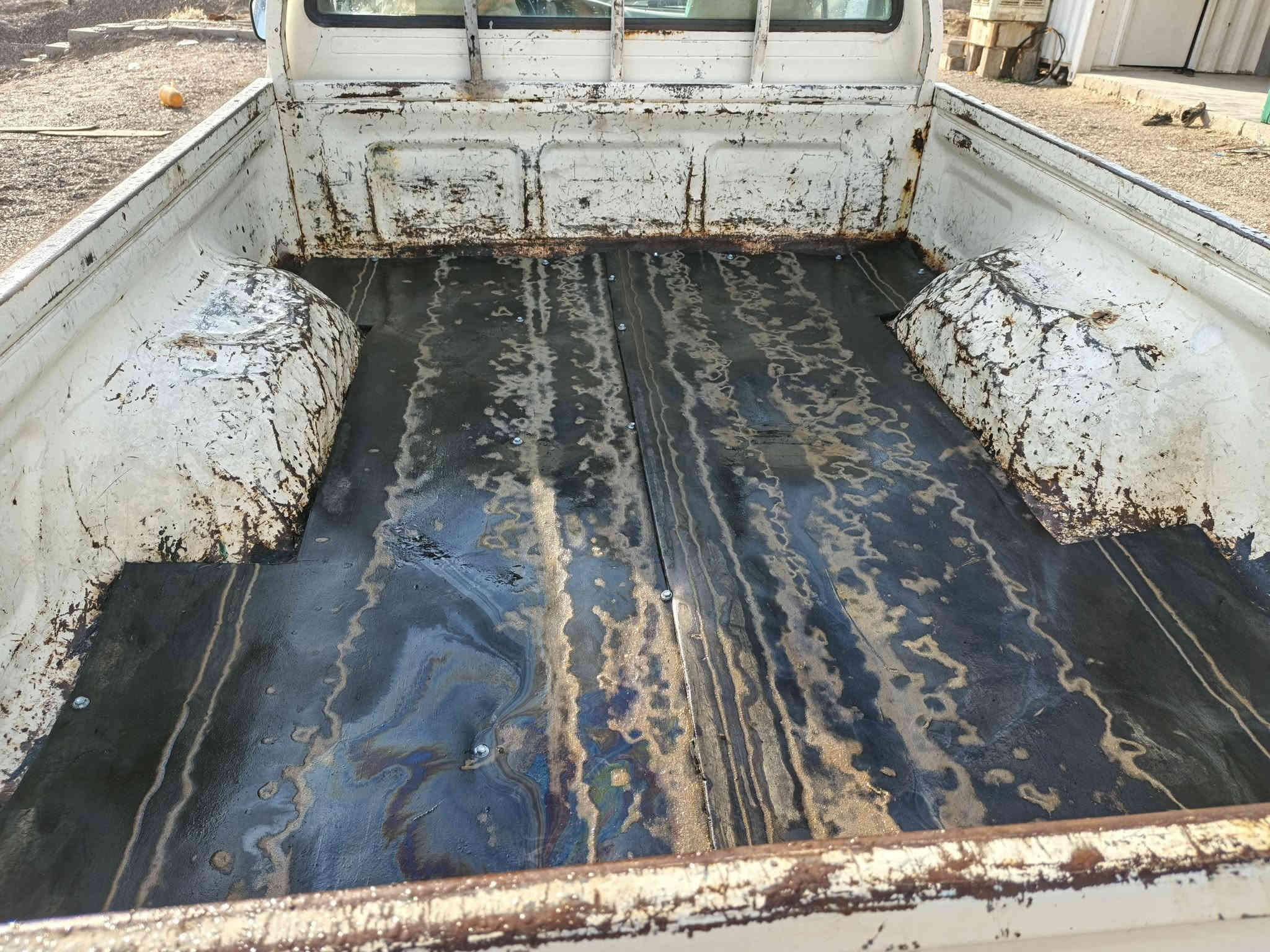 بيكم للبيع موديل 90 رقم بابل دولي تحويل مباشر مصفره غرامات وهزه جديده محرك ثري واي محرك وكير بالجيس كهرباء كلها شغاله تخم تاير  مصبوغه عام بدون حادث السعر 38 وبيها مجال ***********
