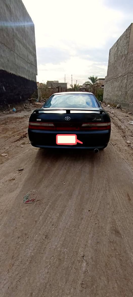 السلام عليكم سياره شيزر نفخ 93 مكينه في بي تي 2.5  مكينه خير من الله حداديه استوني مبدلها خلفيه واماميه تبريد شغال غرفه جديده سانويه 28 مكان البصره مصبوغه للجماليه السعر 48 وبيها مجال حق الجيه رقم الهاتف  ***********
