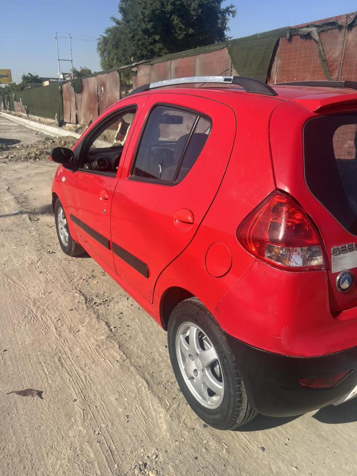 جيلي باندا كروز 2013 سيارة حلوة ماشية63 الف الاتصال ***********
