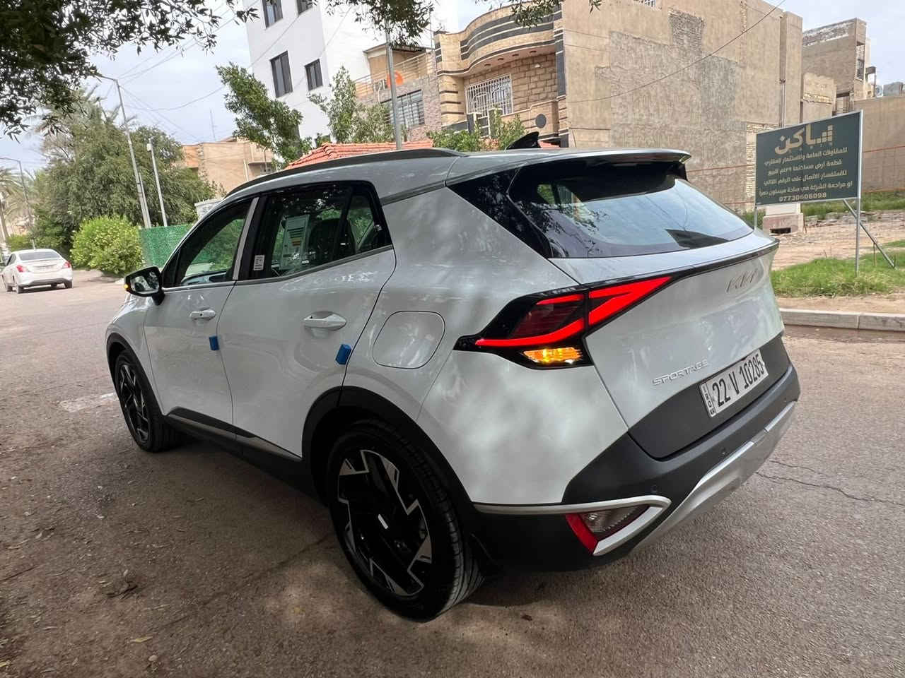 السلام عليكم كيا سبورتج 2025 خليجي وكالة ضمان Nim كفالة  عامه 
 💲    السعر 220  بيه مجال بسيط 
ماشية 19 بوضع الزيرو كله وضع شركة
مواصفات..
محرك 2000 دوش  
بصمة تشغيل وابواب وتشغيل عن بعد
شاشة كبيره مع كاميرا دواره
فول تحكم /كروز وقيادة ذاتية مانع انزلاق تحديد مسار شفتات ستيرن /وضعيات قيادة مود درايف /اوتو هولد /سايد بريك دكمة/ حساسات امامي وخلفي/ راذار امامي وجانبي/ لد امامي وخلفي لايت زنون/....
رقم اربيل دولي سنوية وهزه جديده تحويل او وكالة حاضر ☑️
 📞 ***********  العنوان بغداد زيونة
