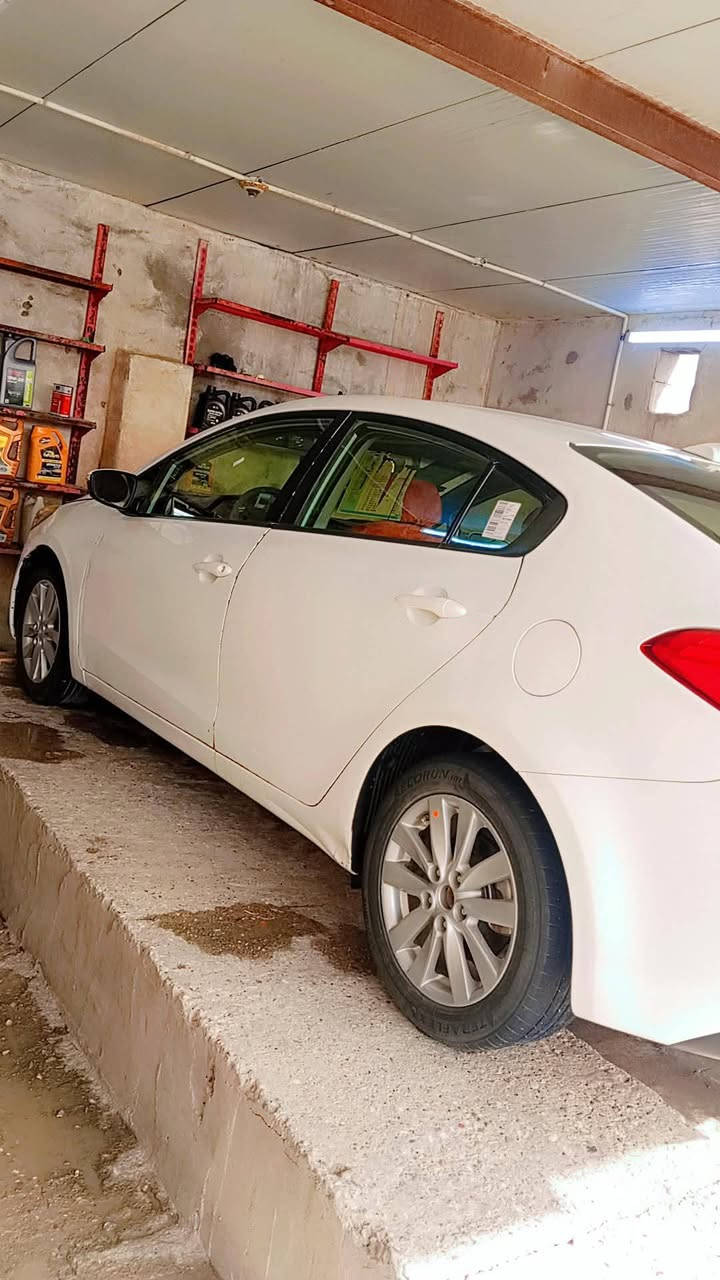 السلام عليكم كيا فورتي مريكي نص فول كير ومحرك 2000مكفولات  كتاب الفحص كدامك السعر 100 وبيه مجال العنوان ذي قار قرب الجامعه الستفسار ***********
