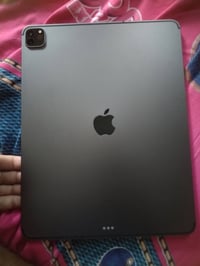 ايباد 11 نضافه 100 بطاريه 100 ذكره 512 شخط مابي سعر خاص وتاصل 07773533...