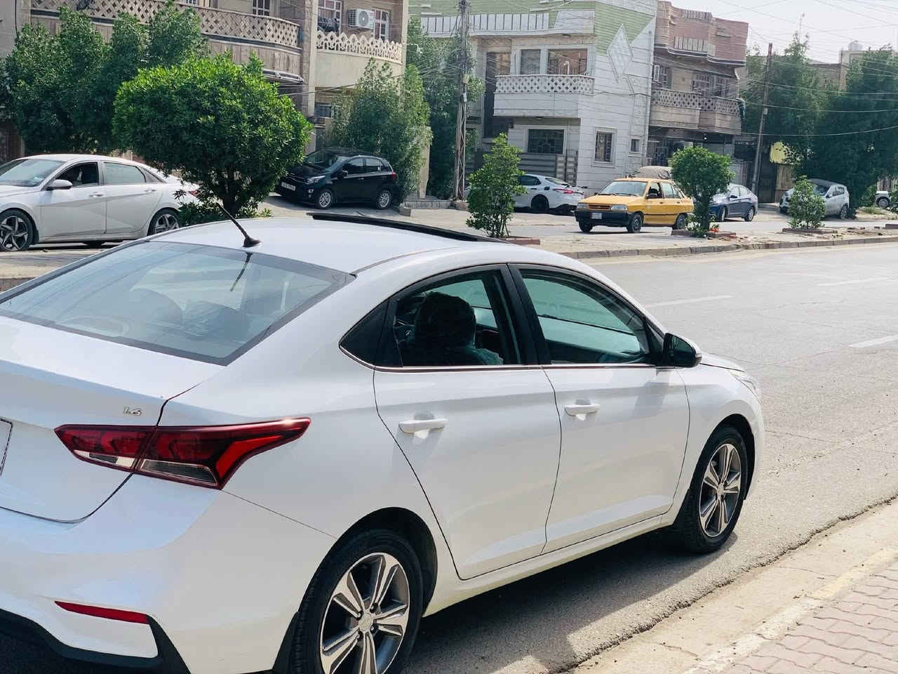 السلام عليكم. 
للبيع هونداي اكسنت
خليجي 
ماشيه 40 الف
موديل 2020
كفاله عامه من الدعاميه للدعاميه 
فتحه
شاشه
كامره 
محرك 1600 دوش
تحكمات
رقم بغداد.. تحويل مباشر باسمي
مكفوله من  صبغ السياره والبارد 
المكان : بغداد - الزعفرانيه 

السعر. 128$وبيها مجال قليل 
رقم الهاتف ***********
