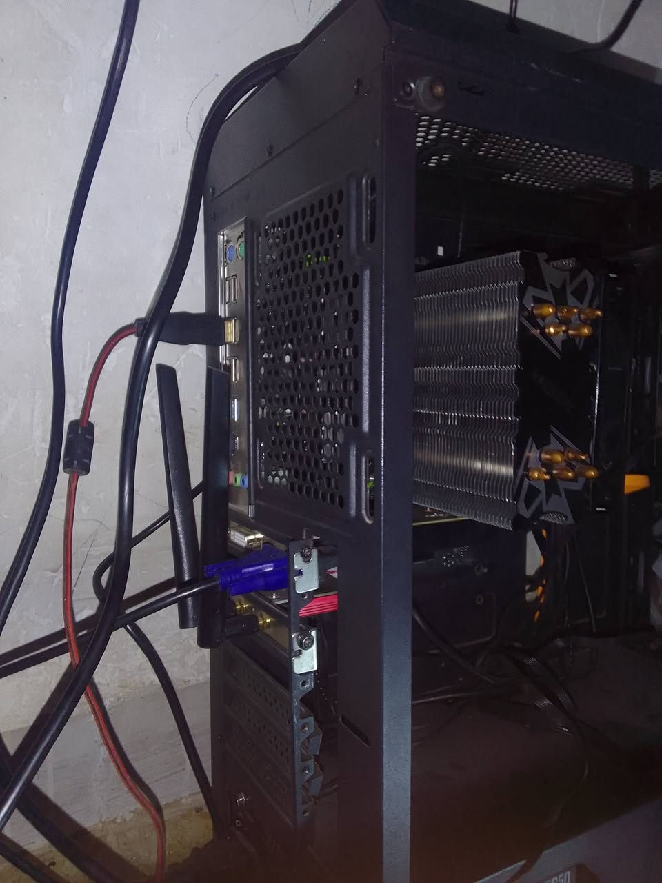 السلام عليكم عيوني عندي بي سي جمعتھ على ايدي اريد ابيعھ وھاي الاسعار 👇
اذا تشتري كامل انزل من السعر 
شاشھ 

Dell 60Hz 
سعر 50 الف معا التوصيل مستخدم قليل

كرت

 gt730 4gb 
سعر 40 معا التوصيل جديد بس باكيتھ ضايع 

مبرد ومعالج وبورد 
مبرد غازي
بورد X99 PR9 
معالج E5-2650v3 
سعر 60 معا التوصيل 

رامات 

DDR4 PZG 2666 قطعتين 
سعر 70 معا التوصيل
 
كرت وايفاي وبلوتوث 

سعر 20 معا التوصيل جديد بدون كارتون

بور سبلاي 

GALAX GAME-PC  650WAT 
سعر 60 معا التوصيل استخدام شھرين

ھارد 128gb ssd  + ھارد ساتا 500gb HDD معا الكيبل
بسعر 55 معا التوصيل بدون كارتونھ 

كيس معا 2 fan rgd سعر 30 معا التوصيل 
  
اغلب القطع وياھا كراتين 
وسعرھن كامل 380 معا التوصيل وبيھ مجال للشراي فقط


**إذا كنت صاحب هذا الإعلان وتريد حذفه لأي سبب، رجاءا أرسل رسالة إلى الدعم الفني**