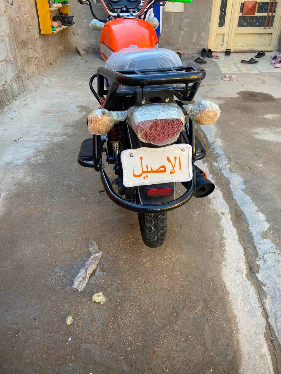 السلام عليكم دراجه دايون نفخ للبيع دراجه مكفوله مامفتوح بيها برغي أوراق أصوليه محرك200موديل22السعر(مليون500) ***********
