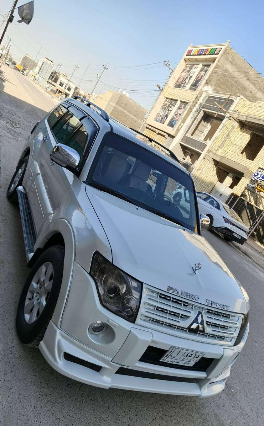 السلام عليكم
للبيع باجيرو حبتور 2008 رقم بغداد بسمي 

محرك وكير مكفولات وصدر جديد وتبريد ثلج

حجم المحرك 3800 وشادلهه منضومه غاز كلش اقتصاديه بلصرف..

 فول مواصفات 

دمام وفتحه وداخل جلد وكهرباء وكشنات تدفئه وتبريد وثلاجه بلجكمجه ومري شفط وشاشه وباقي المواصفات المعروفه بلباجيرو 

السياره بيهه اقل من شبر صبغ بلجاملغ الامامي وباقي السياره مكفوله وصوره السونار موجوده ويه الصور... 

السياره نظيفه كلش عله ايدي صارلهه اكثر من ٣ سنوات وبلعافيه عله الي اصير من قسمته 

السعر ١٢٨ ورقه وبيهه مجال بسيط للشراي 

وهذا رقمي ***********
