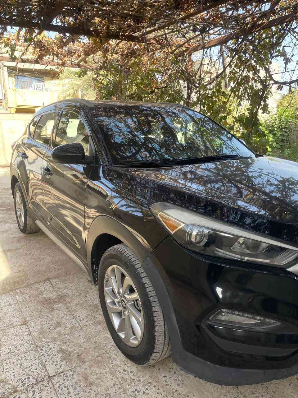 توسان 2018 اسود وارد امريكي حادث جدا سطحي مرفق بالاعلان قطعتين صبغ بونيد و قبغ جنطة بدوووون ايرباك او دواخل  ليبل واحد محرك 2000 GDI . ماشية 65 الف mile  فقط ، السيارة صدر ومحرك وكير وغرفة  وضع الشركة عدا القطعتين .. رقم بغداد  جديد .
شاشة كبيرة، تدفئة كشنات،كرسي سائق كهرباء،نزول منحدرات،مانع انزلاق،ابل كار، اندرويد اوتو.. مكاني ابوغريب
السعر 148$ مجال بسيط
للاتصال: *********** بغداد, العراق
