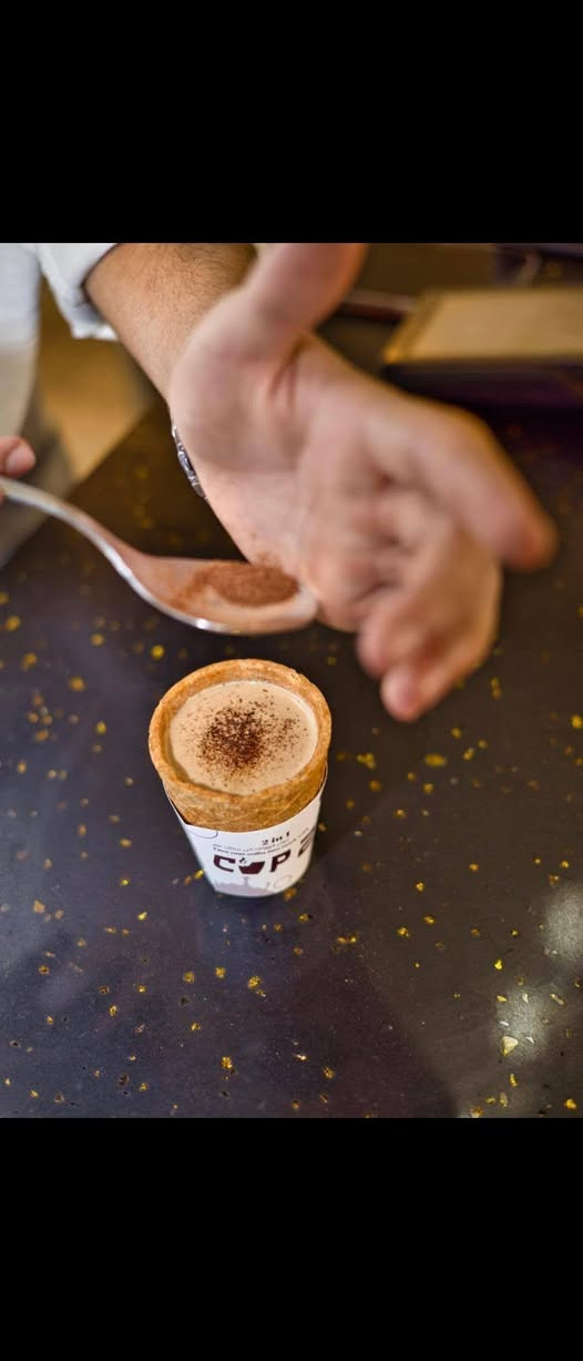 ماكنة انتاج اكواب البسكويت المخصصة للمشروبات الساخنة
تنتج اكواب بسكويت تتحمل درجة حرارة قهوتك لمدة نصف ساعة
وكذلك تنتج اكواب ايس كريم 
تحتاج عامل واحد لتشغيلها
للعلم غير متواجد على الفيس و للتواصل من خلال الرقم ***********
