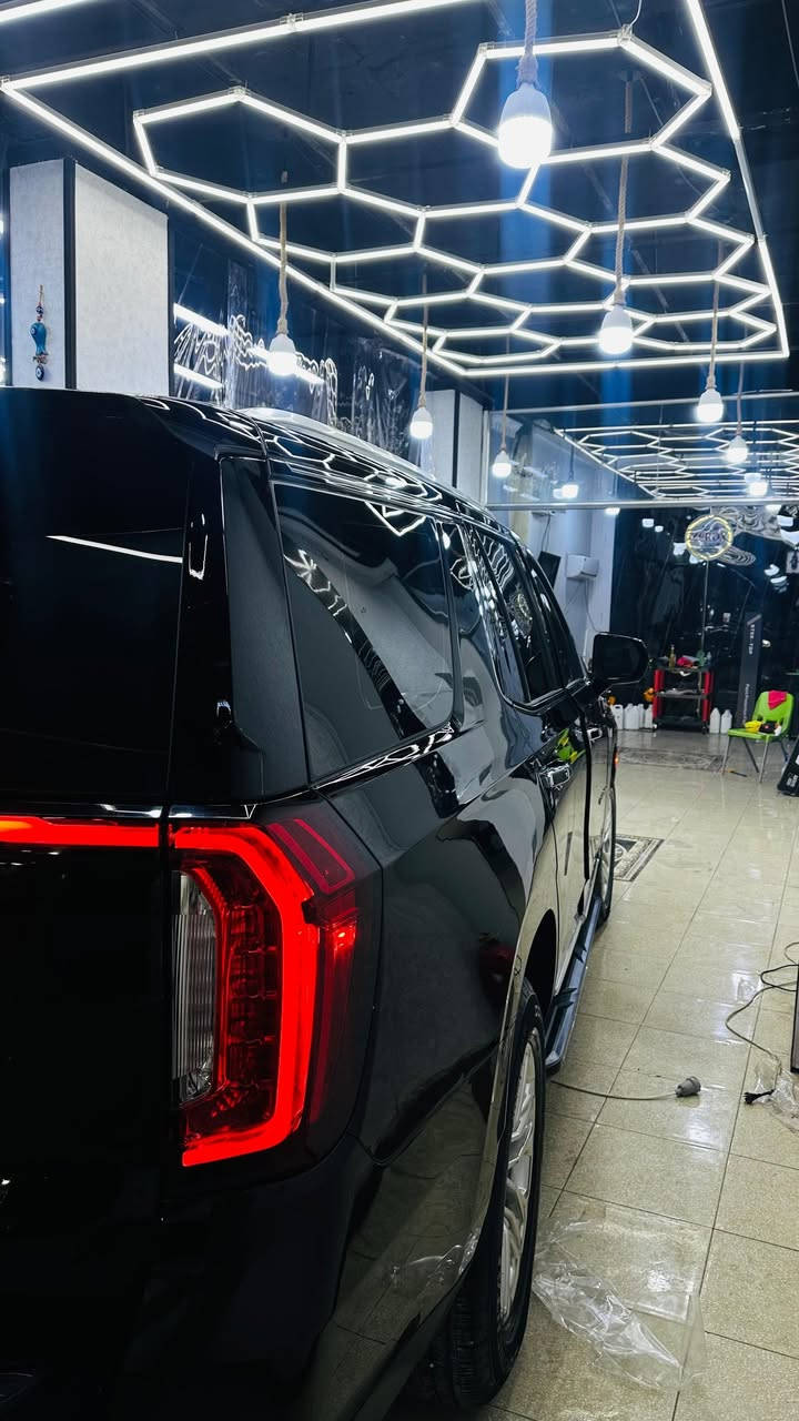 GMC 2024 وكالة المنصور خليجي
الفئة: SLT
ماشيه 17 ألف كم على وضع الشركة
مغلفه PPF أصلي
المحرك: 5300 (مرغوب)
رقم بغداد

المواصفات:
1- ثلاجة داشبول ديجتل
2- تشغيل عن بُعد
3- إطفاء ذاتي
4- حساس أمامي وخلفي
5- رادار أمامي وجانبي
6- باب خلفي كهرباء
7- كشنات كهرباء
8- تحديد مسار
بعد هواي بيه مواصفات 
داخلها الضمان
صيانة كاملة بالشركة
تبديل دهن وفلاتر كامل

المكان: بغداد
للاستفسار: ***********
