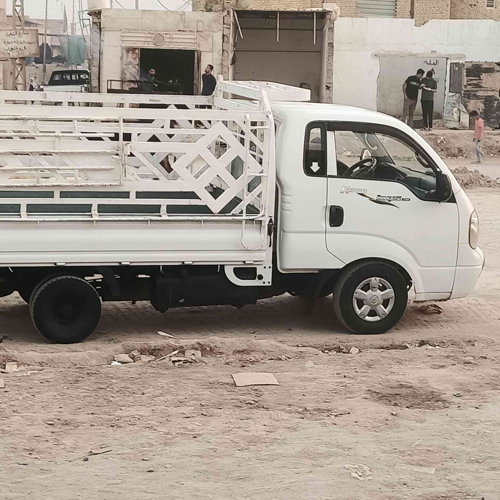 السلام عليكم.. كية 2700 موديل 2012 مشروع وطني رقم بابل نكليزي بسمي رقم شاصي واضح البدي  مرشوش كهربائيات كلهة شغالة محرك تبخير بدون تنقيص ولا قطرة السعر 93 قفل 
*********** واتساب 
***********
