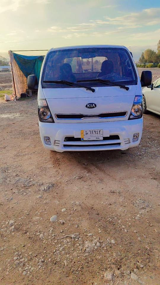 كيه حمل للبيع 2016
بيه الغد مبدل والايت
مكان السياره بغداد التاجي 
السعر 97 
***********
