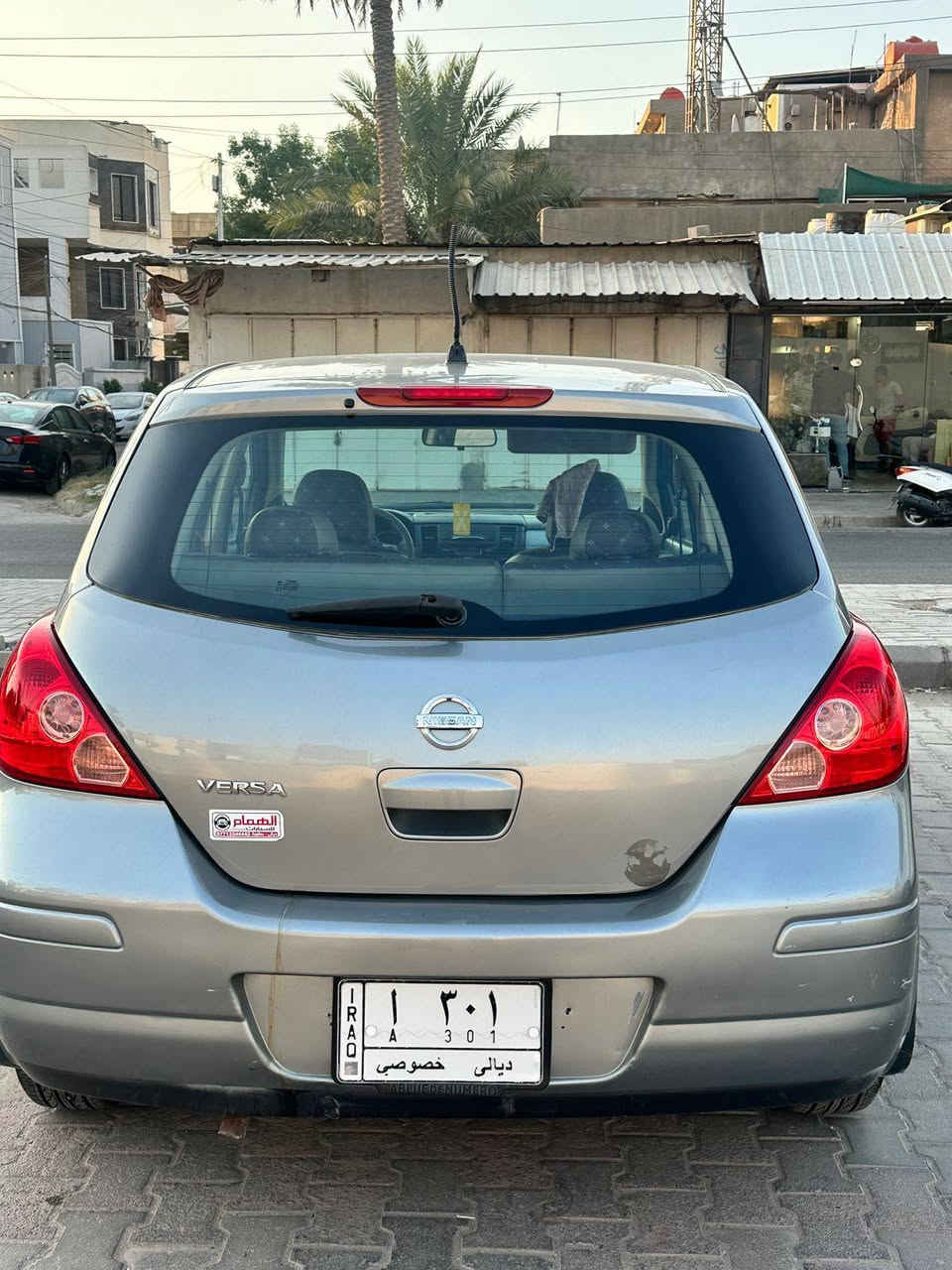 السلام عليكم عندي نيسان فيرسا رقم مميز للبيع باسمي موديل 2009 رقم ديالى 120 مع السياره وبيها مجال مكاني الكاظمية ***********
