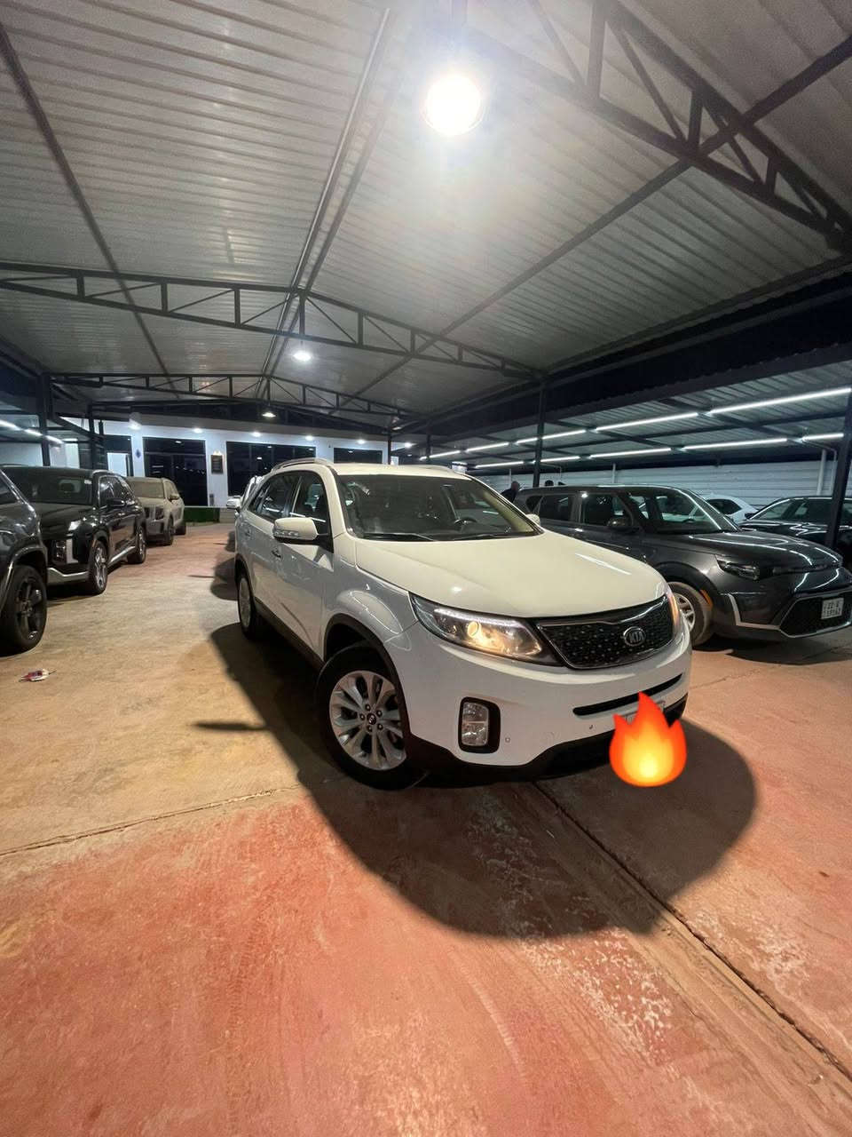 السلام عليكم 
كيه سورنتو 
موديل 2014
خليجيه 
محرك 2400دوش
مواصفات السياره 
شاشه كامره 
اشاير بل مري 
مري شفط 
7راكب 
السياره كلش حلوه ومامتعوبه 
بسمي السياره رقم بغداد 
سعر السياره 160 وبيه مجال 
اي استفسار الإتصال ***********
