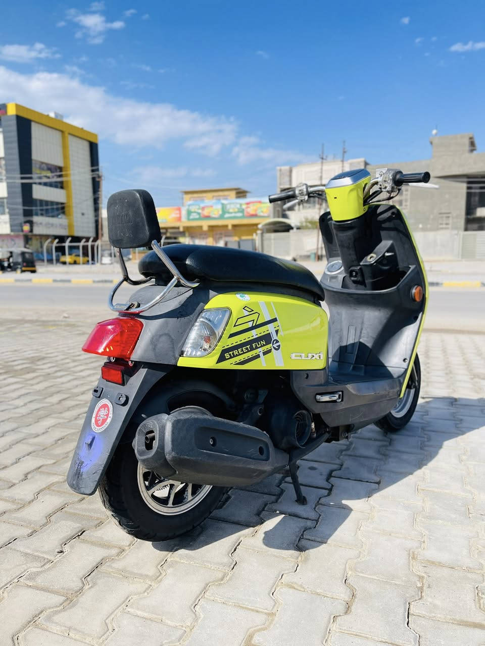 سلام عليكم دراجه بوليس مصطره كامله اي نقص مابيه ويل اصلي كفر اصلي تجوه اصليه دراجه ما صاله هواي من نازله من رمبه اي نقص بكد شعره مبيهه سعر 1300 بيهه مجال شي بصيط ***********
