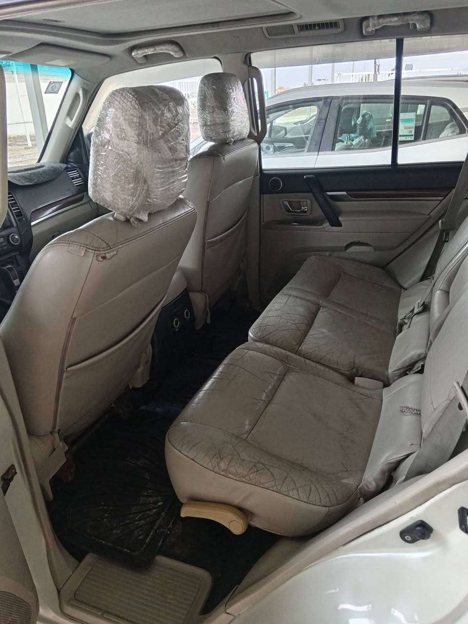 سيارة باجيرو ٢٠٠٨ سيارة مكفولة كفاااله عامه
***********
مكان واسط
