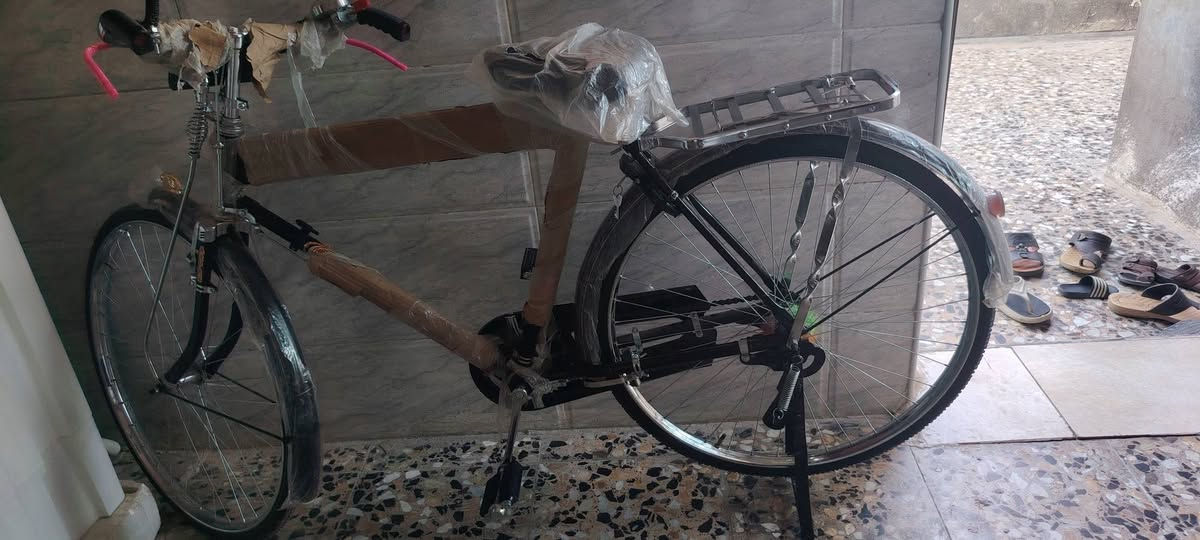 سلام عليكم ورحمة الله وبركاته البيع مامستخدم البارحه جبته *********** السعر ١٦٠
