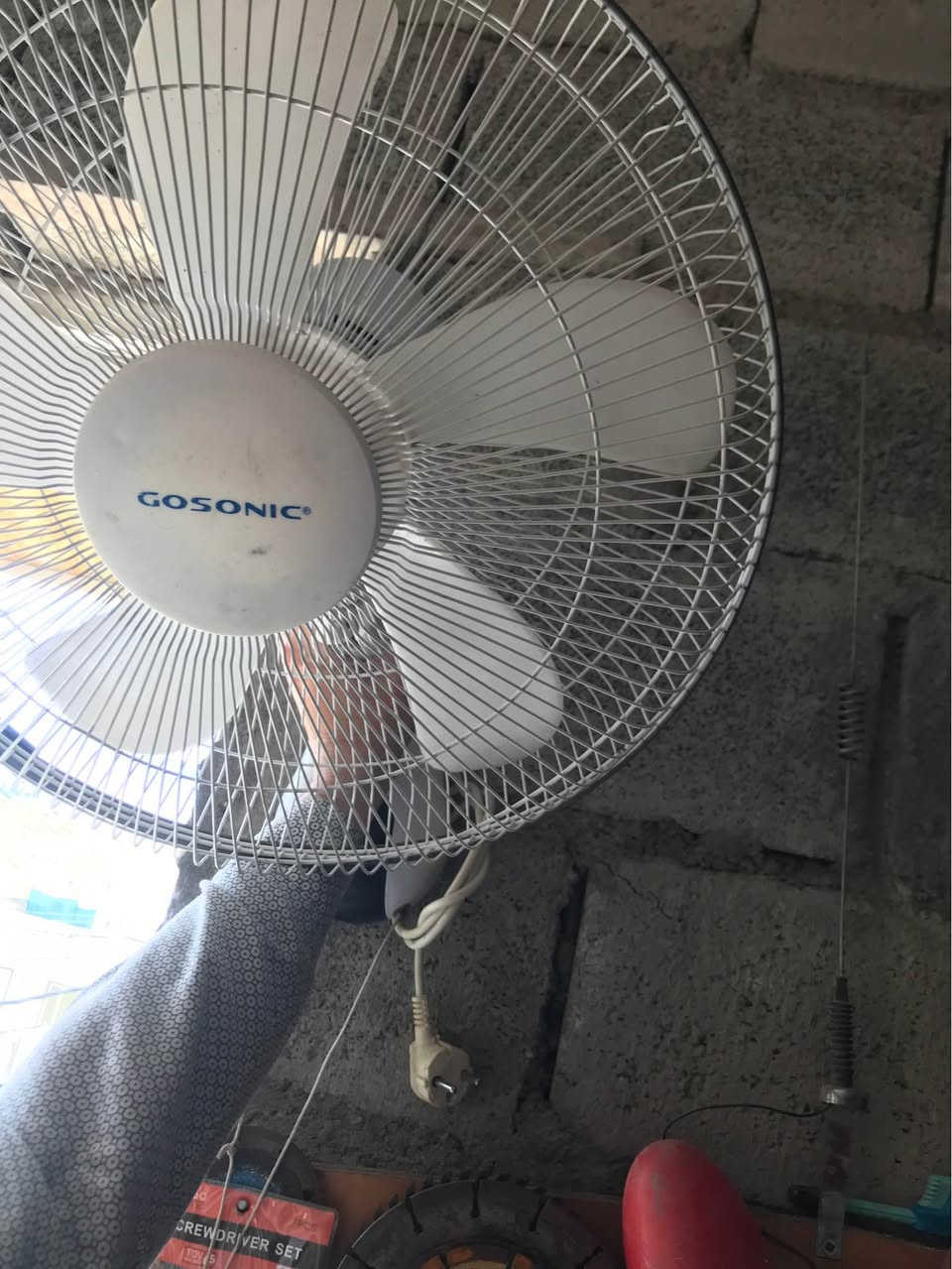 جۆری کاڵا: پانکەی هەڵواسین
مارکە: Gosonic
زانیاری: سێ دەرجەی سورعەتی و سوڕانی تیایە 
وە بە دیوار هەر شوێنێک بتەوێ هەڵدەواسرێت
بڕی کارەبا: ٥٥ وات 
نرخی: پانزە هەزار دینار
ناونیشان: سلێمانی 
گەیاندن هەیە
ژ.م: *********** واتس اب و ڤایبەری لەسەرە

فۆڵۆم بکەن بابەتی هەرزان پۆست دەکەم السليمانية, العراق
