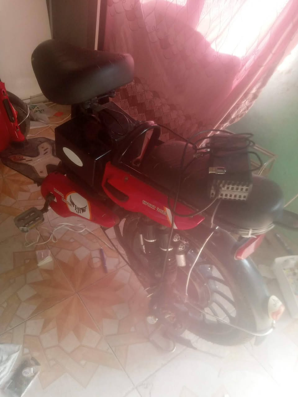 السلام عليكم ماطور شحن للبيع كلو شغال ماعده الاشاير مايشتغلون و الباقي كلو شغال و الباقي كدام العين السعر 250و بي مجال و التواصل عل رقم 📱***********غير متواجد عل فيس
