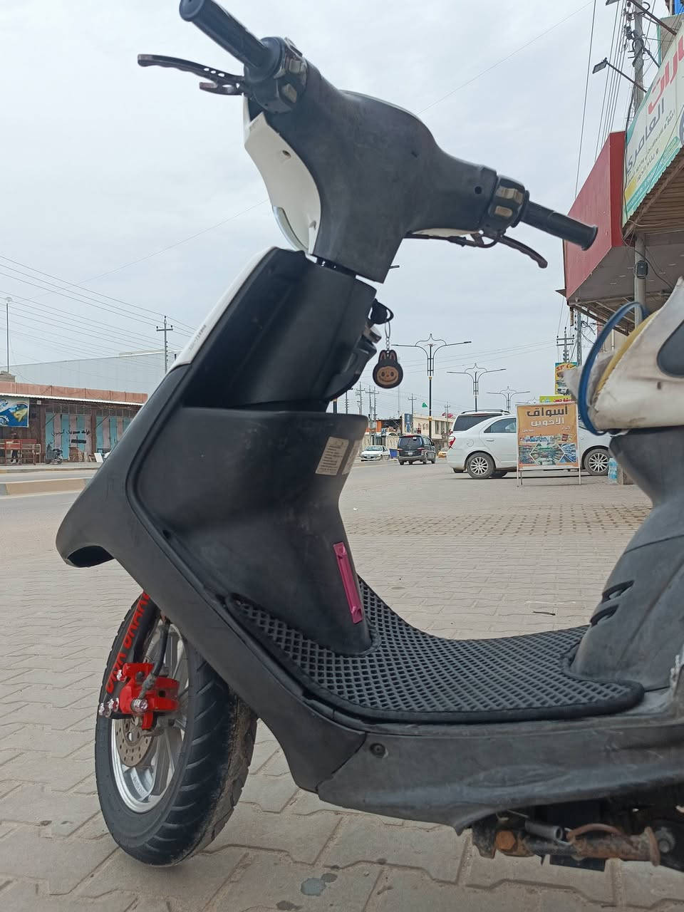 سلام عليكم شباب .
ماكس عدله للبيع كفاله عامه
 من كلشي الدراجه مختمه ختم واحد ويه المكينه من الطول للطول .
🟤 الدراجه بيه تزويد رياضي بلادي 🟤
 ويل كب مشيف اصلي RPM.
دبل خلفي كرزي K1.
أصابع رياضي نيكل.
كشن رياضي 4 ولفات اصلي.
سكنات 4 ولفات كرستال.
قطره دهن WF كرزي .
صرة اكسل كرزي K&S.
قبق فلاوين كرزيK&S.
قبق شاصي كرزي K&S.
منضومه نشره بلاديه ورديه جايه بيهه من الخارج .

الدراجه كامله مكمله اي نقص مابيه 
مكاني بصره ابو الخصيب حمدان. 
رقمي للأستفسار 
(***********)
