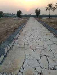 بسم الله الرحمن الرحيم  السلام عليكم اخوتي عملي لبناء الحجر دقه وعداله...