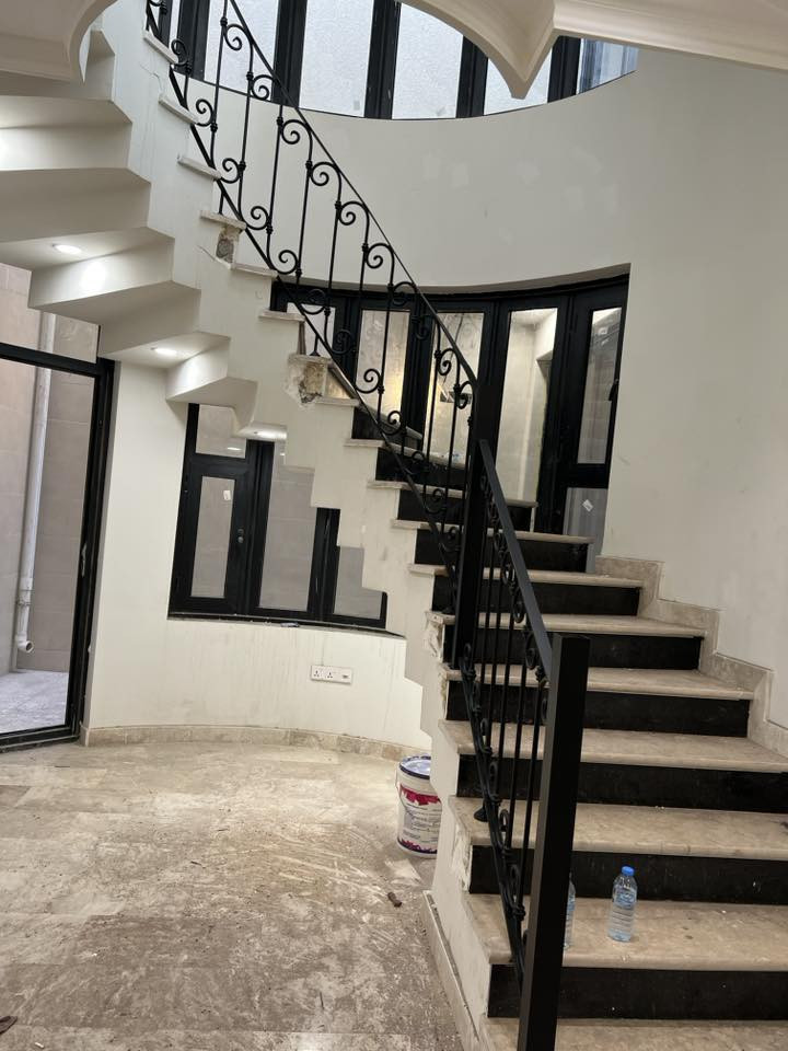 سلام عليكم صباغ حديد شغل درجه اولى المكان بغداد الحريه للتواصل وتساب ***********
