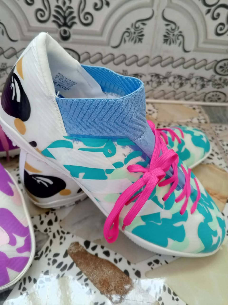 بفضل الله وصلنا حذاء مسي الاصلي وليس المقلد طرحات جديده والوان جديده للتواصل خاص او الاتصال ***********
