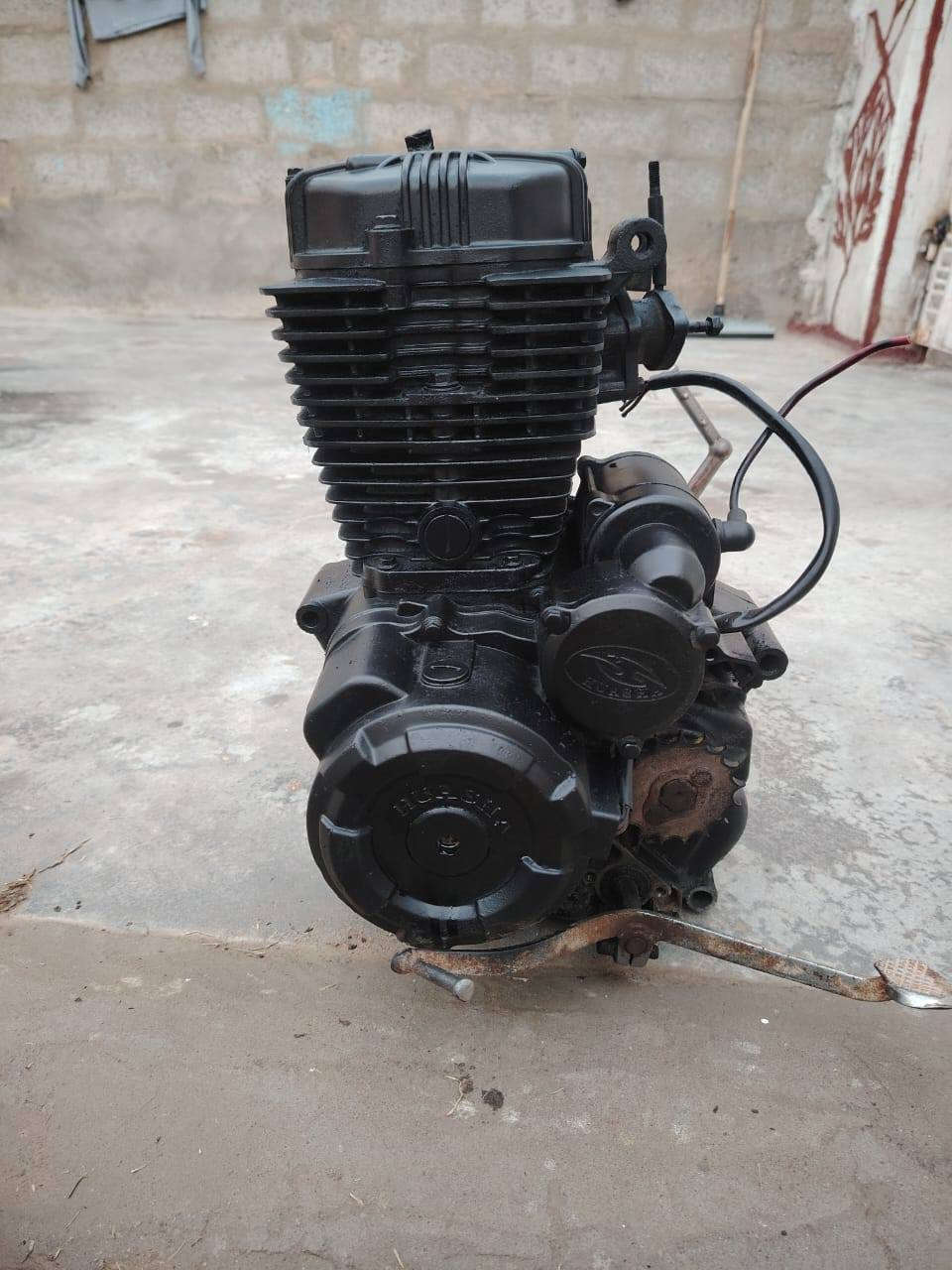 سلام عليكم محرك خيرمن الله شقال كلشي مابي لمكان عزيزية  سعر 75  رقم ***********
