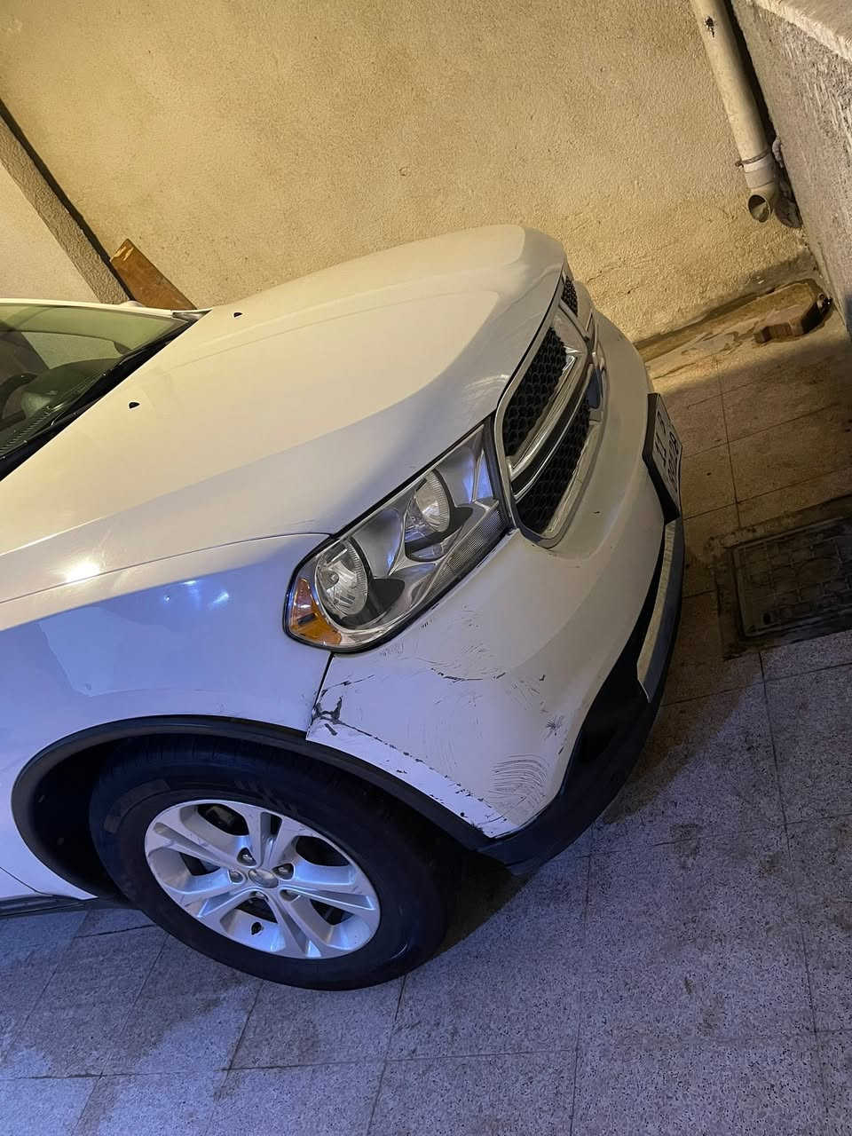 السلام عليكم
دوج دورانگو ٢٠١١ 

مكينه ٣٦٠٠ vvt 

تو ويل مو فور ويل 

داخله كلين بس بيها شغلات بسيطه هنا 

موجوده بالسونار المرفق بالصور 

السياره عدنه من ال٢٠١٢ من معرض عماد 

الممشا ٢٤٤ الف كيلو قابل للزياده 

بدون ايرباك بس مشتغل لكلوب من فاحت الكشنات شديت تغليف 

بدون فتحه 

داخل جلد شاشه جبيره 

كشنات كهرباء 

نقوصات 

صدر امامي خلفي 

جك صندوك والكامره بيها مشكله صورتها مفتره بالعكس الجيك مشتغل فحصتها حساس صالنصه ومشتري واحد بس بعدني مشاده فيت بمب جديد 

تبريد مركزي ثلج ❄️

محرك كير تمام 

صور السياره والسونر موجوده 

رقم بغداد انگليزي بأسمي تحويل ثاني يوم 

السعر المطلوب 

145$ بيها مجال بسيط

مكان السياره بغداد جميله
***********
متواجد فيس واتس
