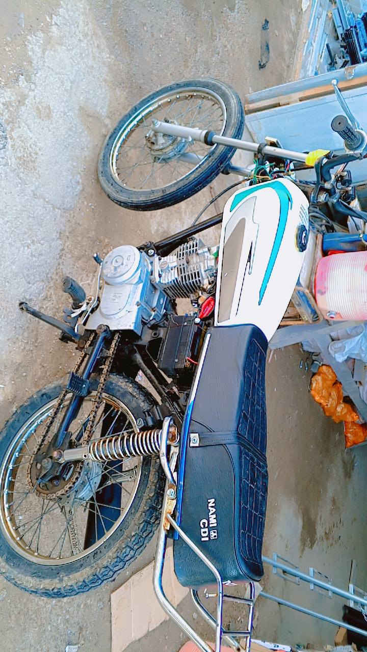 دراجه للبيع بدون اوراق شاصي نامه اصلي السعر 400 وبيه مجال
العماره حي العسكري ***********
