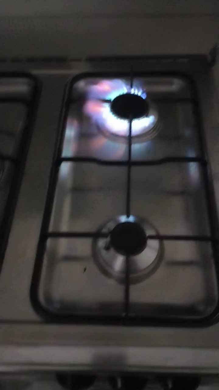 للبيع 📣📢
ونسا إيطالي مو تركي ولا صيني  ٩٠ف٦٠ 💯👌
 اشعال ذاتي  نظام امان سيفتي بالكامل 👌 💯 مفاتيح اصليه👌 نار زرقا وصافيه أقوى نار 💯 باب محكم👌💪 صا🎀💯 صاج وشبك للفرن وسيخ شوايه للدجاج 💯 إمكانية اشعال🧿 الفرن والشواية معا 🪬 شرط الفحص💯 ونظافة  الجديد👍 والسعر مناسب🎀 جدا ابو يوسف 69933661☎️📞


**إذا كنت صاحب هذا الإعلان وتريد حذفه لأي سبب، رجاءا أرسل رسالة إلى الدعم الفني**