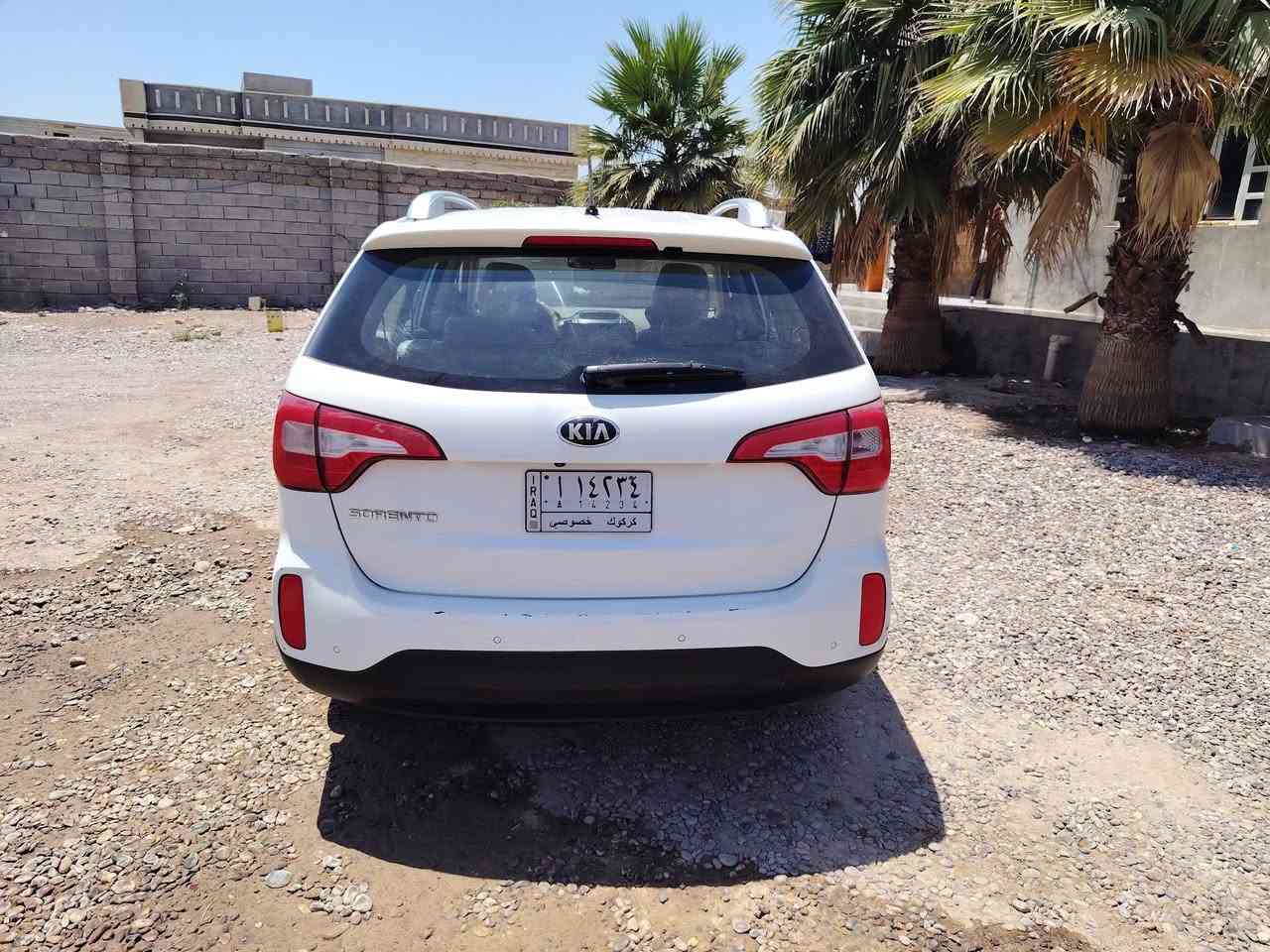 للبيع: كيا سورنتو 2014 بحالة ممتازة 🚗
​الموديل: 2014
​النوع: كيا سورنتو (Kia Sorento)
​المقاعد (الكراسي): كشن كهربائي (تحكم أوتوماتيكي كامل لمقعد السائق لراحة مثالية أثناء القيادة)
تحتوي على ضرر ثلاث اصابع وموضح بالصورة لمزيد من المعلومات التواصل على الرقم: *********** 
للعلم السيارة بأسم صاحبها
السعر: 160
