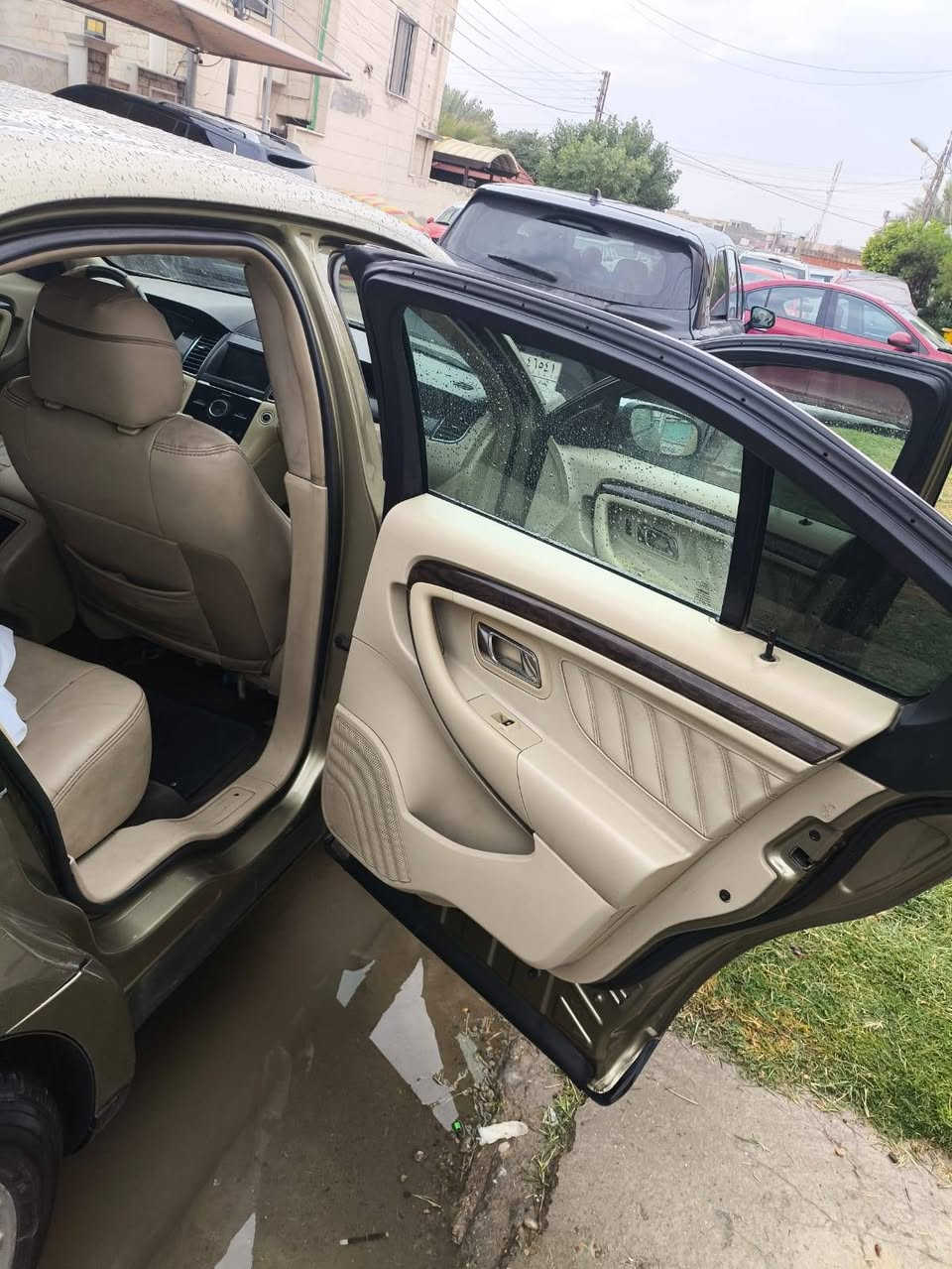 ١-بصمة تشغيل عن بعد
 ٢-مري تدفئة ونقطة عمياء رادار خلفي مري معتم 
٣-مسجل وشاشة وامبي فاير اصلي نظام سوني ١٢ سماعة بيهن صوت مفول للاخير
٤- شاشة سبع الوان اضائة محيطية سبع الوان تتحكم بيهن من شاشة 
٥-كشنات خزن ميموري +كهرباء 
٦-كشنات تبريد تدفئة 
٧-ستيرن ودوسة بريك وبانزين تحكم كهرباء 
٨-سلايد 
٩-داخل بيجي مطعم عسلي صاج 
١٠-مكينة جديدة وصدر جديد شرط بطناش 
١١-باتري جديد اصلي بي ضمان سنة موجود وياه 
١٢ -دسكات امامي خلفي جدد نوعية كلش زينة شادلها 
١٣- ويل ١٩ مبدلهن اصليات مال تفصيخ 
١٤-دشبول ديجيتال بلادي سبع الوان +ستيرن تحكمات كلهن شغالات 
١٥ -تبريد قطعتين مبدل منضومة كاملة جديدة مع بواري وجوينات كلهن جدد نوزلات وفيت بام كلة جديد 
١٦- بيها تلث قطع صبغ
١٧- كير اوتاماتيك +سبورت +عادي 
١٨-شاد منضومة زينون وتكدر تبدلهن ل led يصير اقوى بعد في حال معجبك اللايت 
١٩ -هورن مال جمسي بالاضافة لهورنها البلادي موجودات بالسيارة وشغالات 
٢٠ سيارة مال جناي سبيرها وجكها البلاديات موجودات وياها
٢١ كامرة بلادي بيها تقدير المسافة لمساعدة بالاصطفاف حساسات خلفية كلهن شغالات 
٢٢ رقم بغداد باسمي مشروع وطني


**إذا كنت صاحب هذا الإعلان وتريد حذفه لأي سبب، رجاءا أرسل رسالة إلى الدعم الفني**