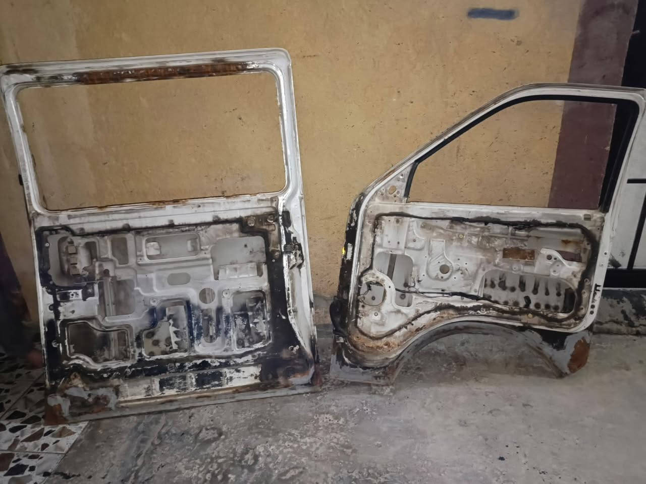 السلام عليكم ورحمه الله وبركاته يوجد بوبان من منغولاي بدون اشاره***********
