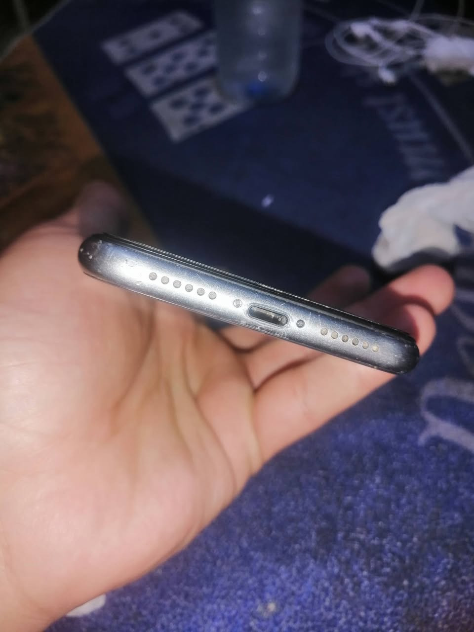 السلام عليكم ايفون 11 عادي
فقط مبدل بطاريه 100
الذاكرة 64 // بوبجي 90 فريم فول موصفات 
السعر 180 بي مجال بسيط الشراي يراسلني خاص او الاتصال عبر الرقم ***********
